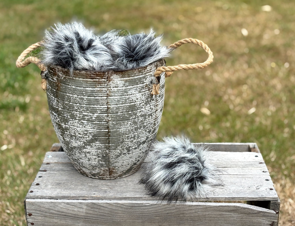 Siberian Faux Fur Pom Pom