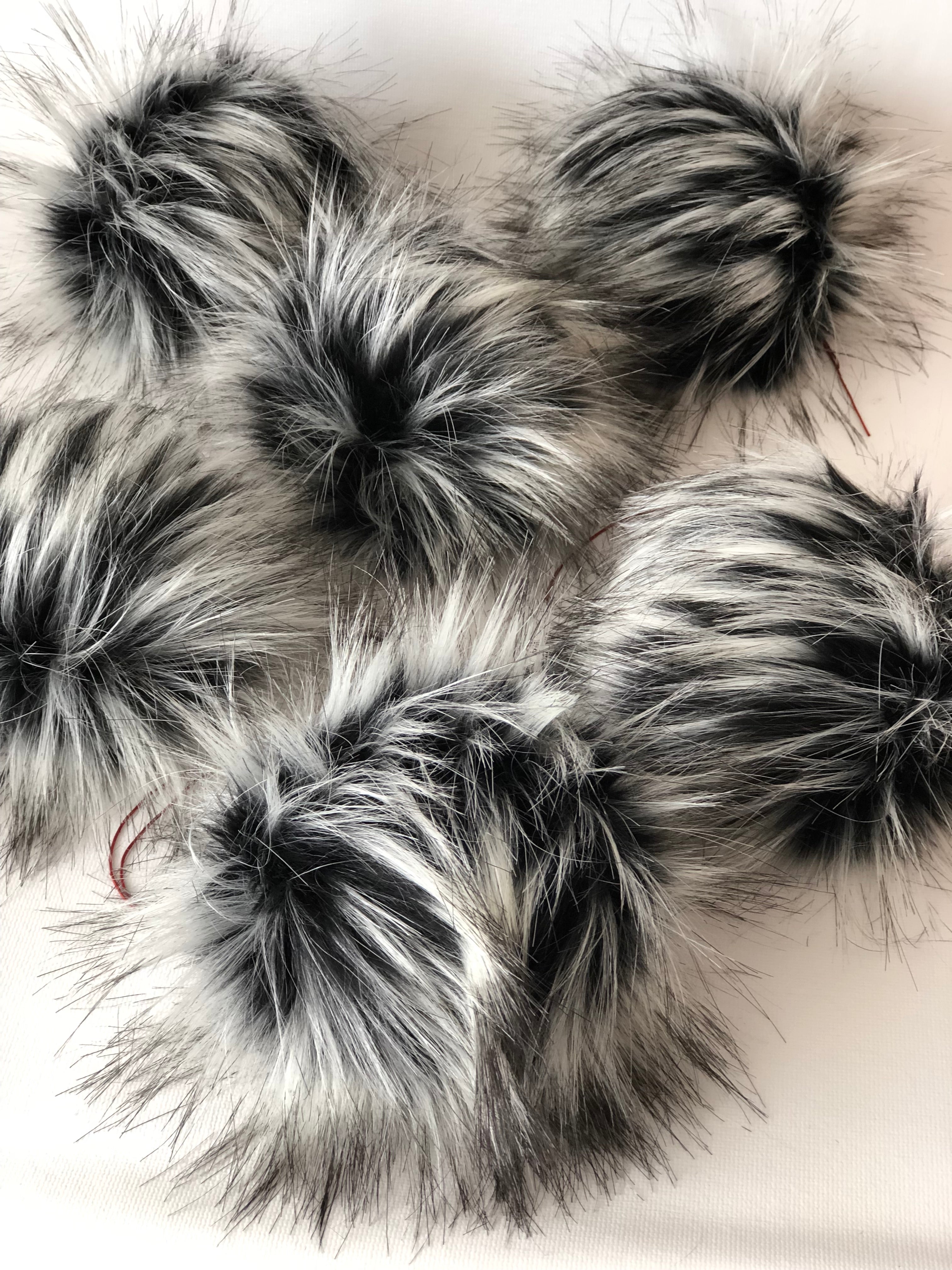 Siberian Faux Fur Pom Pom - KitchenKlutter