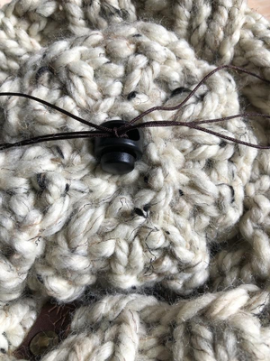 Cord Locks Set of 10 for attaching Removable Poms to Knit or Crochet Hats Beanies Toques Supplies